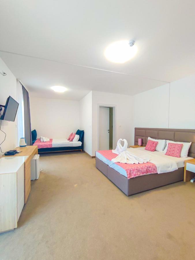 Oaza Mira Hotel & Resort-فندق ومنتجع واحة الهدوء Vlasic Dış mekan fotoğraf